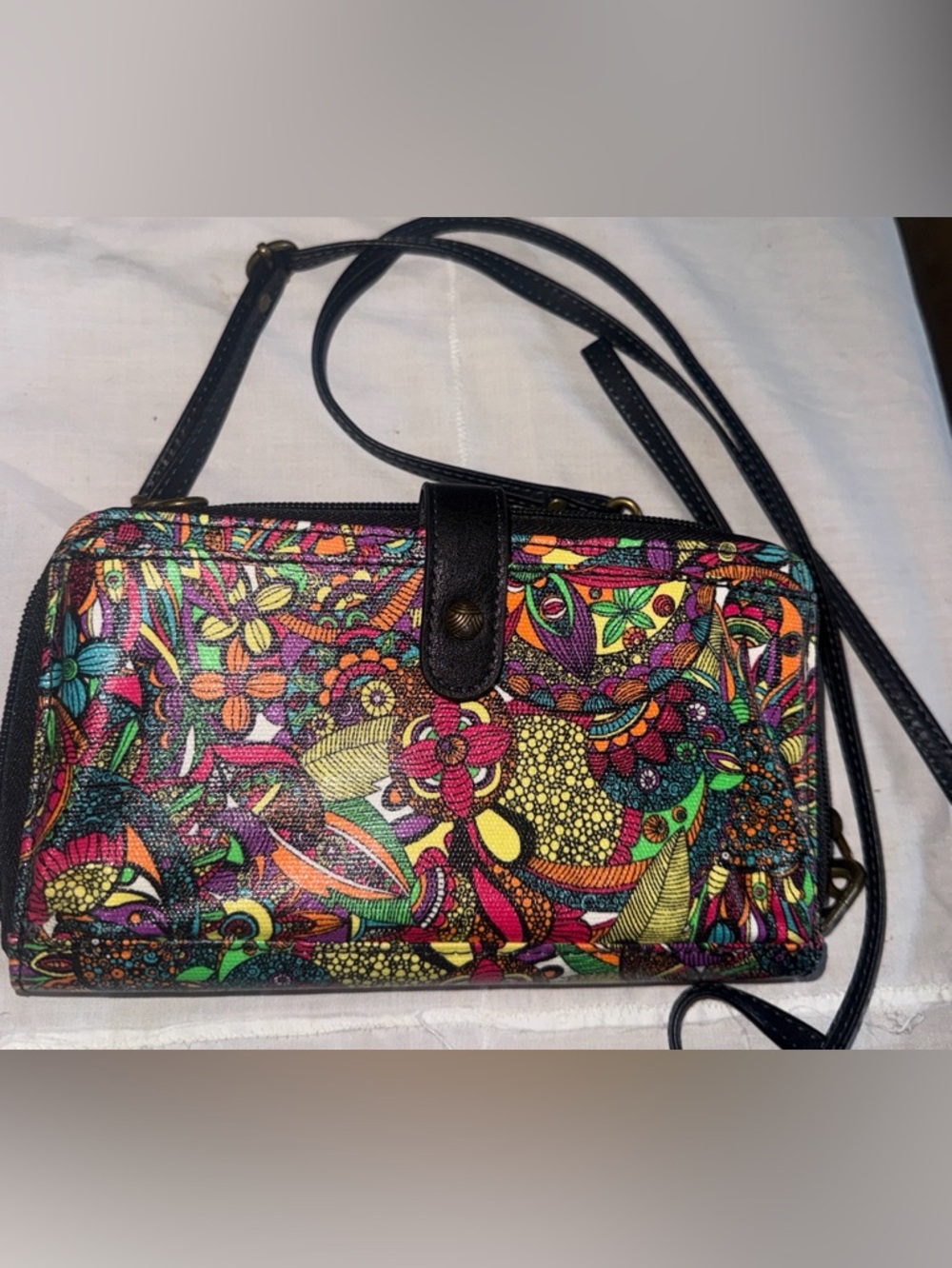 The Sakroots Lodi Smart Phone  Crossbody